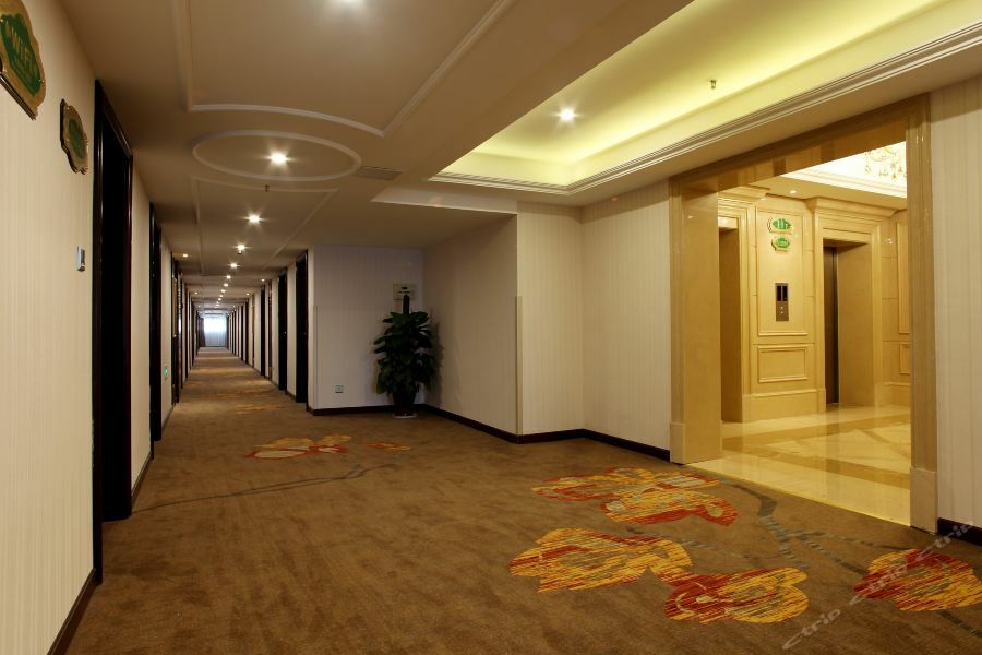 Vienna International Hotel Changzhou Railway Station Exterior photo